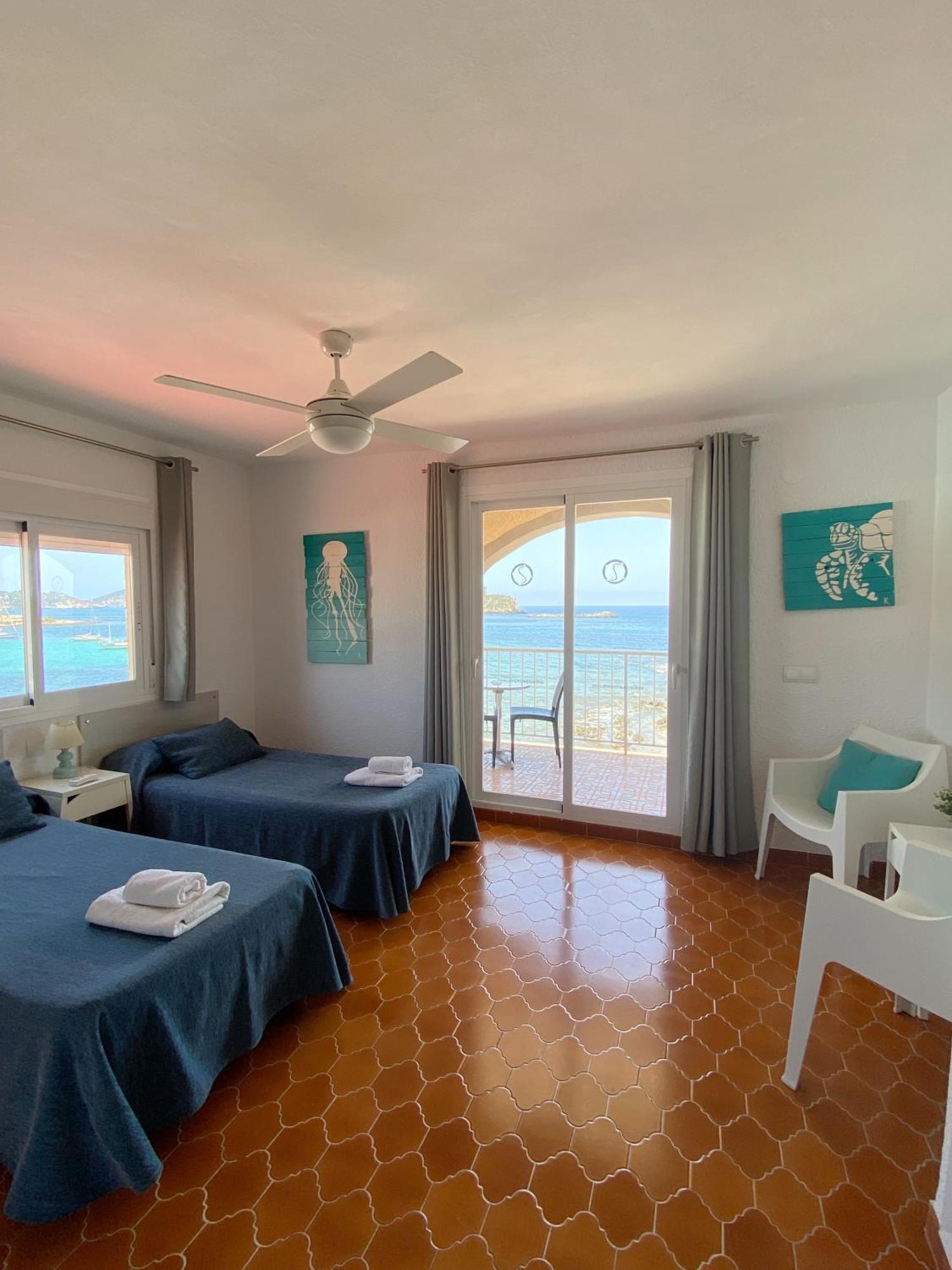Zodiac Apartments Es Cana Extérieur photo