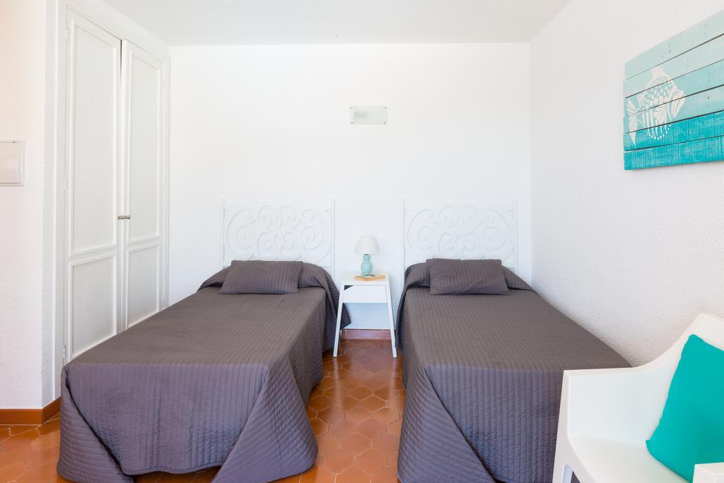 Zodiac Apartments Es Cana Extérieur photo